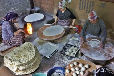 Turkish Yufka Bread Recipe Big Thin Roti and Tradational Gozleme Borek Making