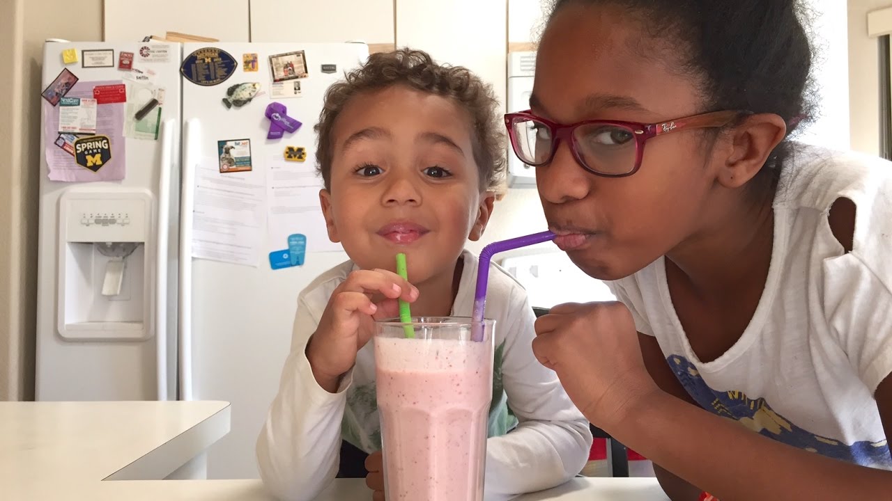 How To Make The Best Strawberry Banana Smoothie: Healthy Smoothie Snack Recipe For Kids How To Make The Best Strawberry Banana Smoothie: Healthy Smoothie Snack Recipe For Kids