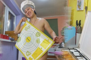 I'm making a vinaigrette. Delicious vegetable and healthy salad. Nudism. INF. Mila naturist.