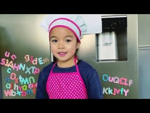 Erin preparing easy and quick lunch and snack for school Erin preparing easy and quick lunch and snack for school