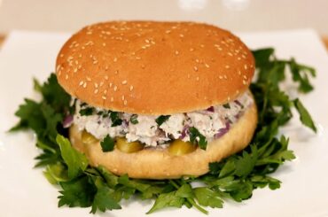 A delicious and healthy sandwich. My wife loves this food. Chicken Sandwich recipe
