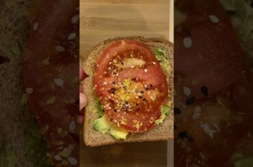 Insanely EASY Avocado Toast Breakfast Idea #vlogmas #shorts #avocadotoast #healthybreakfast #recipes