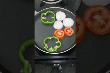 Egg Sandwich || Diet Sandwich || Less oil healthy weight loss halffry egg vegetable Sandwich #shorts