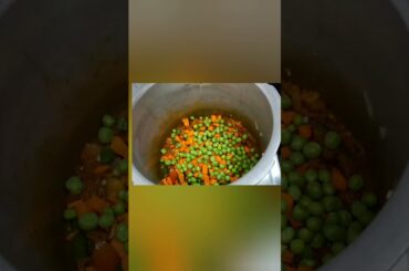 Broken wheat pulao|Dalia Pulao|Healthy Meal|Low Calorie recipe |Weight Loss Meal|cheat meal