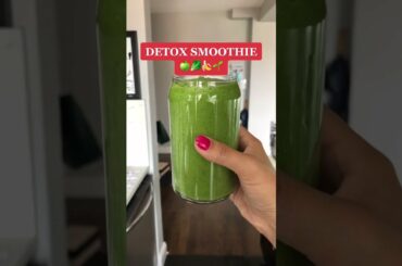 GREEN DETOX SMOOTHIE RECIPE FOR WEIGHT LOSS | Easy & Healthy Breakfast Ideas!