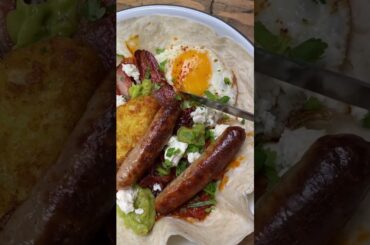 Chicken Sausage Brunch Recipes with Spicy Tomato Shakshuka Tortilla Wraps - Healthy lunch ideas.