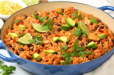 One Pan Chicken Fajita Rice Skillet | 30 Minute Weeknight Dinner Recipe