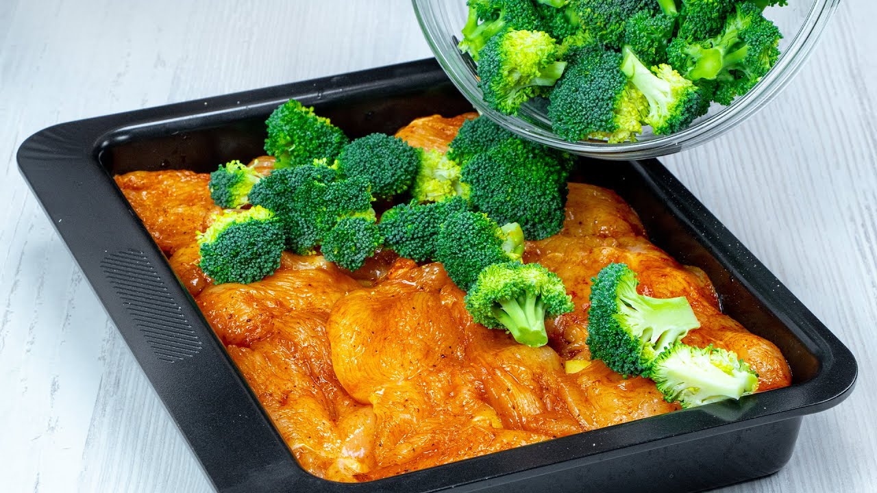 We never get bored of a healthy and quick dinner – baked chicken with vegetables! We never get bored of a healthy and quick dinner - baked chicken with vegetables!