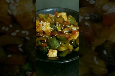 Stir Fried Broccoli Mushroom Paneer Salad | How To Make Stir Fried Salad | Healthy Recipe #Shorts