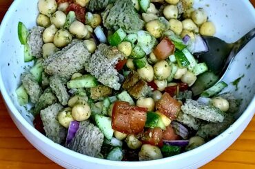 Chickpea salad with green sauce | Healthy salad | Salad recipe by Food flavours | portion control