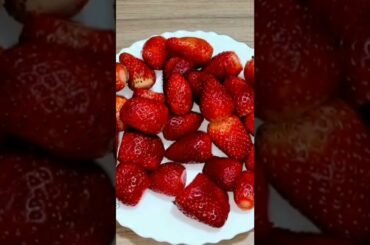 Strawberry Milkshake Recipe | Restaurant Style Milkshake Recipe | #viral #shorts