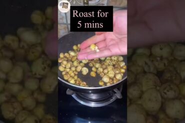 Crunchy Masala Makhana Recipe | Healthy Masala Fox Nuts Recipe for weight loss #shorts #ytshorts