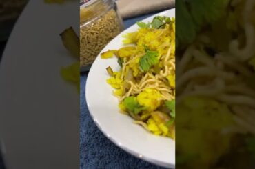 Crunchy peanuts| Poha is an easy, delicious and healthy breakfast recipe, popular in Maharashtra.