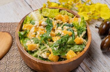 Simple and Refreshing MANGO AND GOAT CHEESE SALAD | Recipes.net