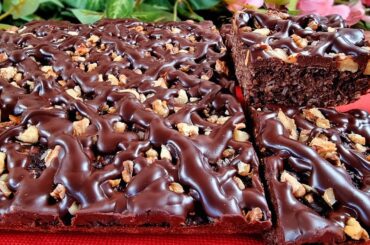 Take oats, cocoa and bananas and make this amazing dessert! Without added sugar, without flour