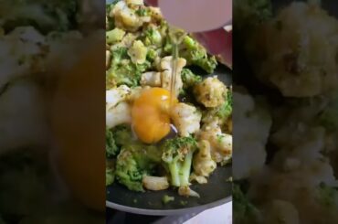 Low calorie meal #healthy #recipe #food #broccoli #cauliflower #eggs #protein #veggies #quickfood