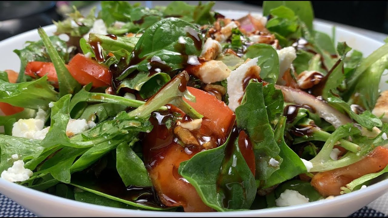 Spring Mix , spinach salad with walnuts / healthy recipe Spring Mix , spinach salad with walnuts / healthy recipe