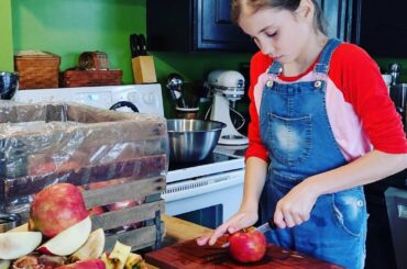 My Lazy Bread Recipe ~ Pepper Seed Selections ~ Canning Apple Juice ~ Large Family Life