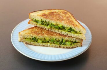 Veg Sandwich Recipe For Weight Loss - No Cheese/No Mayo - Healthy Sandwich Recipe - Palak Sandwich