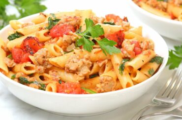 One Pot Italian Sausage & Spinach Pasta | Easy 30 Minute Dinner Recipe!