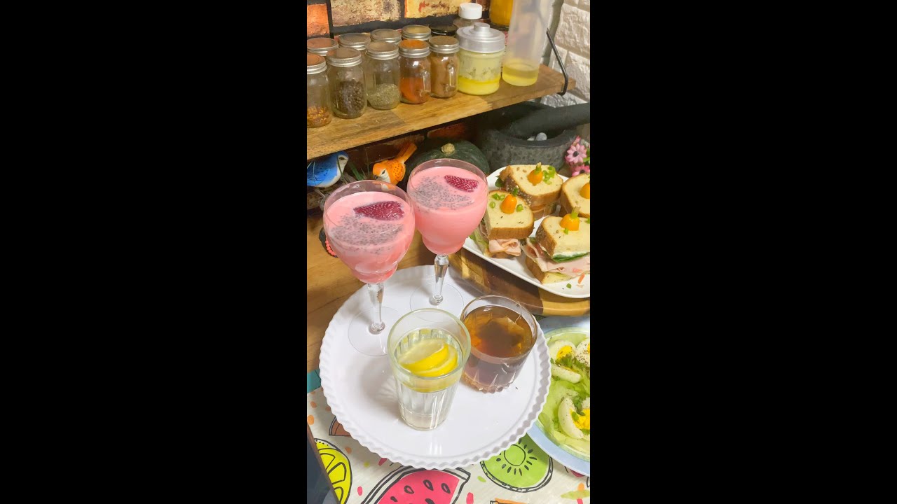 Turkey Sandwich | Strawberry Milk | Ramadan Day 14 | Suhoor Food Ideas #Shorts Turkey Sandwich | Strawberry Milk | Ramadan Day 14 | Suhoor Food Ideas #Shorts