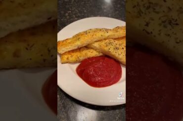 Healthy Bod Tips | Delicious Keto Cheesy Garlic Breadsticks Recipe #shorts