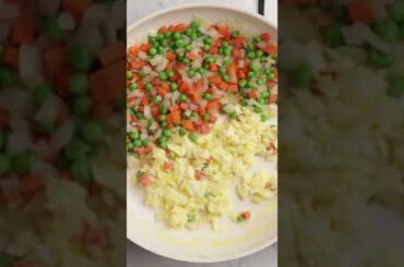 TRY THIS FRIED RICE WITH CAULIFLOWER RICE || HEALTHY RECIPES || EASY RECIPES#SHORTS