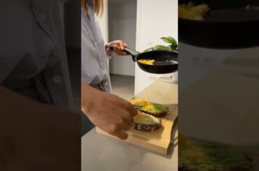 #healthy #sandwich #cheese #egg #avocado #arugula #food #shorts