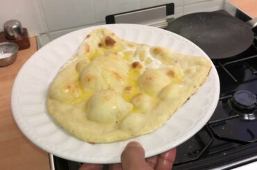 HOW TO MAKE NAAN BREAD AT HOME! NO OVEN NEEDED! SIMPLE RECIPE! EASY METHOD FOR YOU TO FOLLOW!