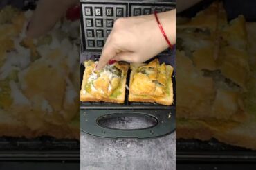 Samosa sandwich | Sandwich Recipe | 2 Minutes Recipe | Quick Sandwich Recipe #shorts #ashortaday