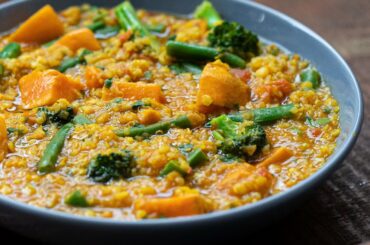 Vegan Red Lentil and Quinoa Khichdi | Healthy One Pot Quinoa Recipes!