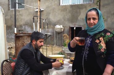 Favorite Lunch from my Mom   Meat with Potatoes   Cooking Outdoors   Life in the Village