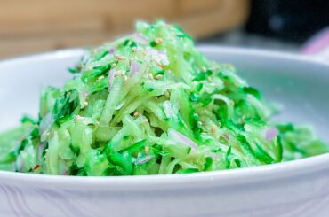 Easy Cucumber Salad Recipe | Healthy & Refreshing | Sweet & Tangy Sauce #veganrecipes #saladrecipe