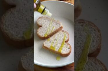 healthy hearty heart shaped breakfast sandwich #shorts #sandwich