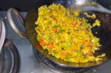 2 instant healthy breakfast recipes. #breakfastrecipe #poharecipe #vegetablesandwichrecipe