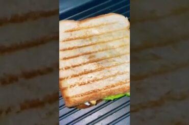 Quick and healthy avocado sandwich recipe #breakfast #shorts