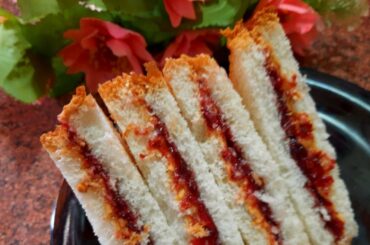 Peanut butter sandwich | healthy breakfast recipe | Raisha's kitchen