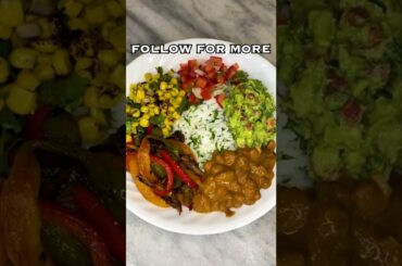 Healthy And Delicious Chicken Burrito Bowl Recipe #shorts #foodtube #fyp #chipotle #cooking