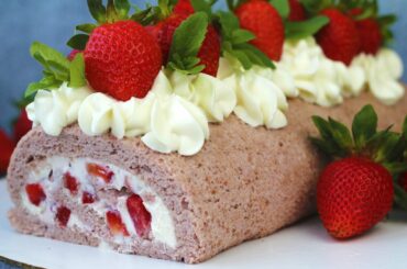 Strawberry HEALTHY roll! Low-calorie sugar-free gluten-free recipe!