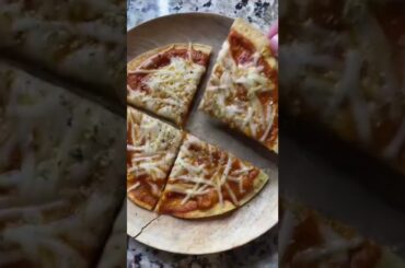 2 Minute Pizza with Low Calorie #shorts #lowcalorie #quick