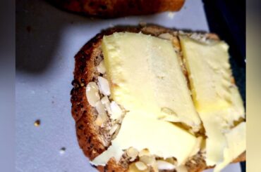 Healthy Breakfast Idea | Cheesy Almond Toast | Mindful Eating | Fitfam