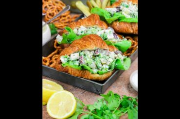 Healthy Croissant Chicken Salad Sandwich + Homemade Mint-Cilantro Sauce // #easylunchideas #lunch