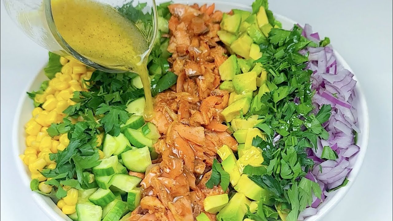 BBQ Salmon Avocado Corn Summer Salad. Healthy dinner recipe! BBQ Salmon Avocado Corn Summer Salad. Healthy dinner recipe!