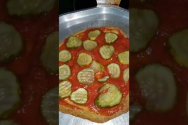 Vegan QUICK low calorie Cheeseburger Pizza