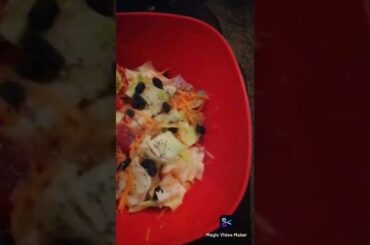 RECIPE|| Simple HEALTHY SALAD (explained)