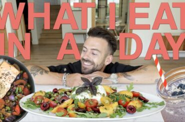 Healthy Meal Ideas (nothing but goodness) | burrata salad, salmon bowl, and smoothie