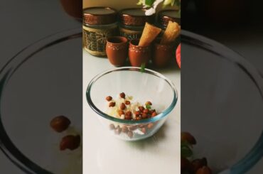 Healthy salad recipe|Salad in a cone|Salad with a twist|Healthy Party starters|Salad chaat|#shorts