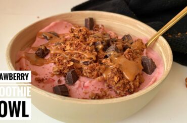 Deliciousnessly | 3 ingredient STRAWBERRY SMOOTHIE BOWL | HEALTHY SMOOTHIE BOWL RECIPE