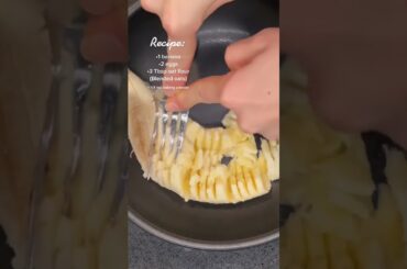 Quick + healthy banana pancakes!! Add whatever toppings you’d like:) #bananapancakerecipe #pancakes