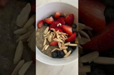 I lost 10 Pounds eating Chia Pudding for breakfast | MyHealthyDish #shorts #chiapudding